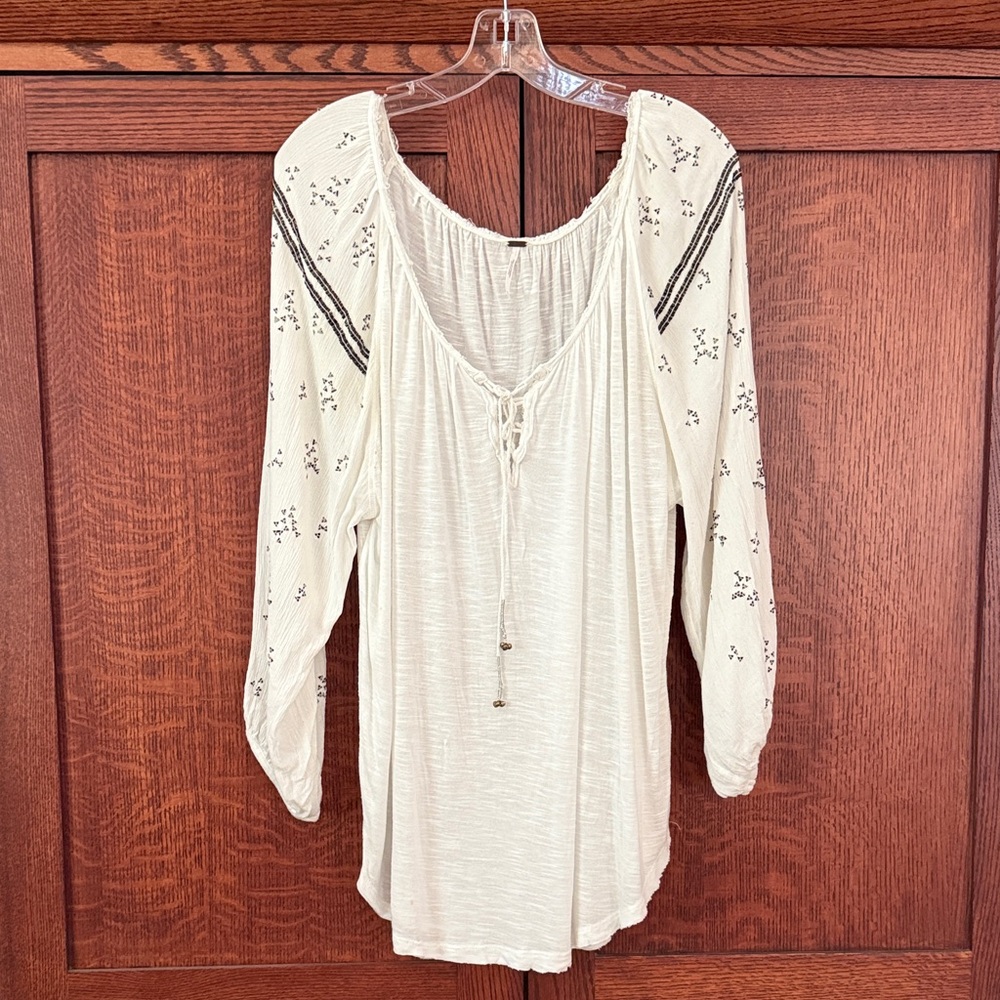Free People white Peasant Top size M